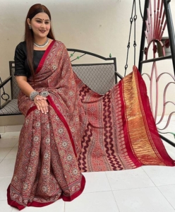 Pavitra Bandhej  laheriya saree