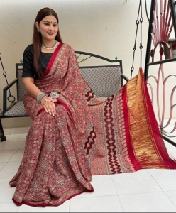 Pavitra Bandhej  laheriya saree