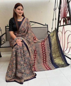 Pavitra Bandhej  laheriya saree