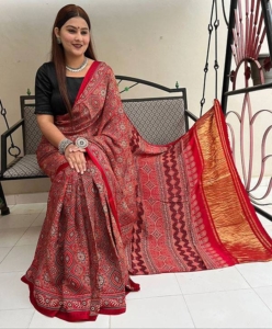 Pavitra Bandhej  laheriya saree