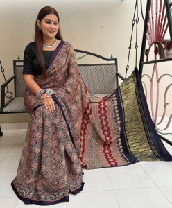 Pavitra Bandhej  laheriya saree