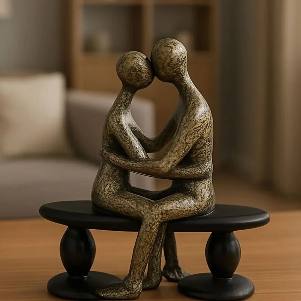 hugging couple showpiece