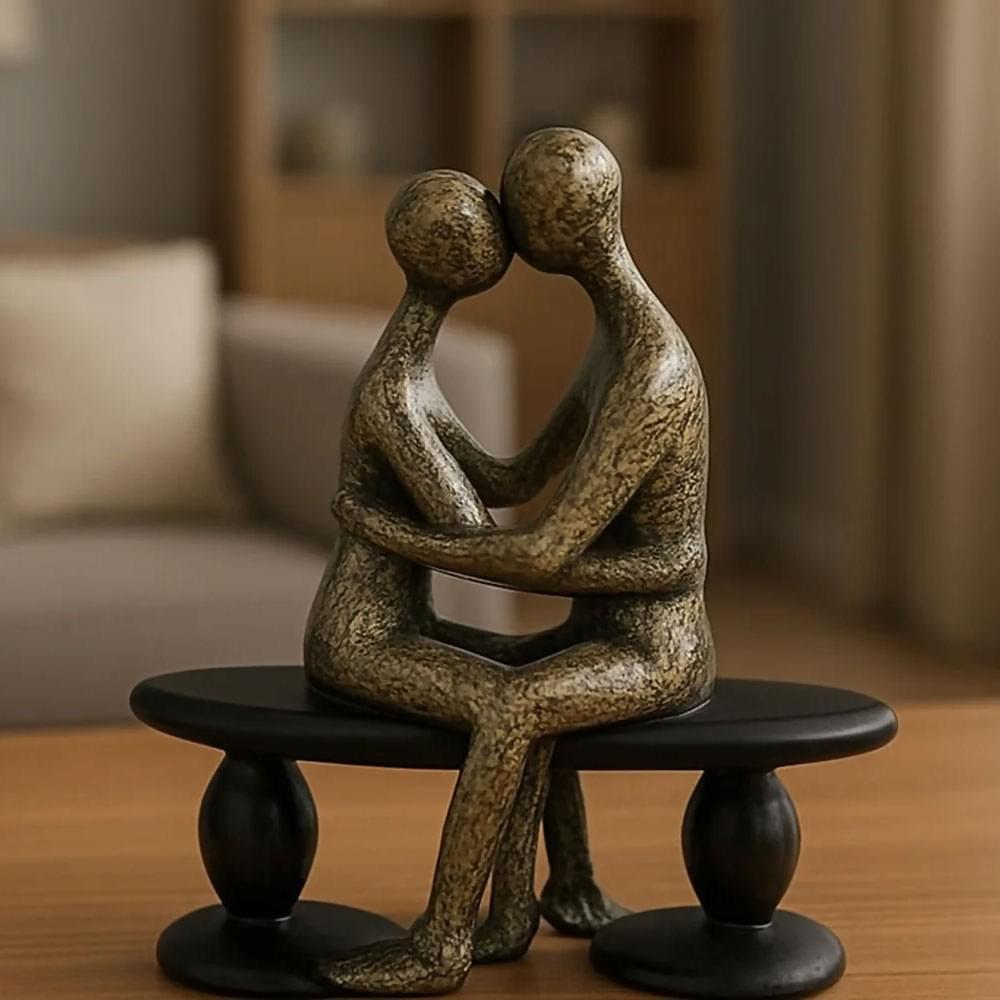 hugging couple showpiece